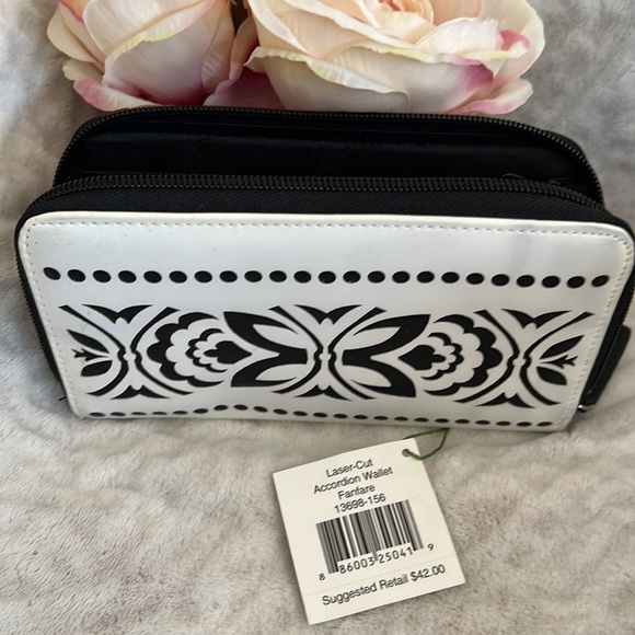 Gorgeous new laser-cut accordion wallet - Picture 1 of 6